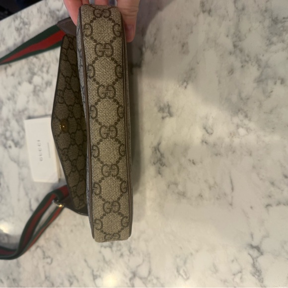 Gucci Beige and Brown Crossbody Bag with Green and Red Strap - Picture 3 of 4